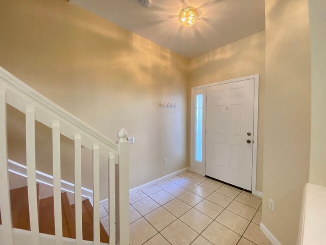 Building Photo - LAKEVIEW TOWNHOME FOR RENT - STONEBRIDGE C...