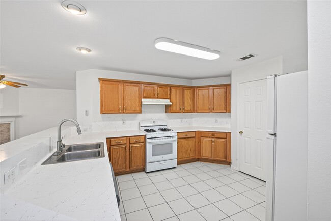 Building Photo - 10027 Encino Cove Ct