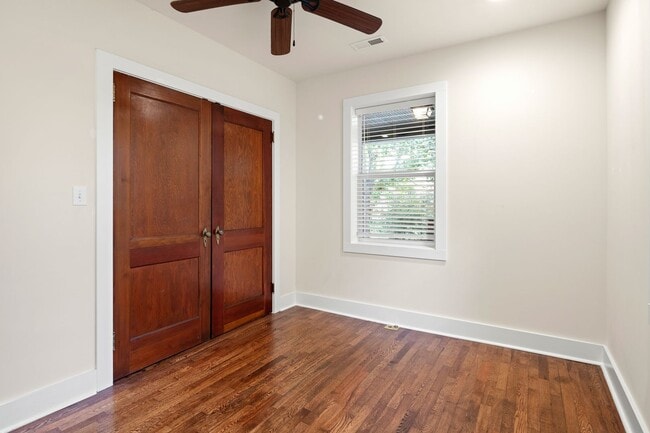 Building Photo - Beautifully Renovated Cottage - Great Nort...