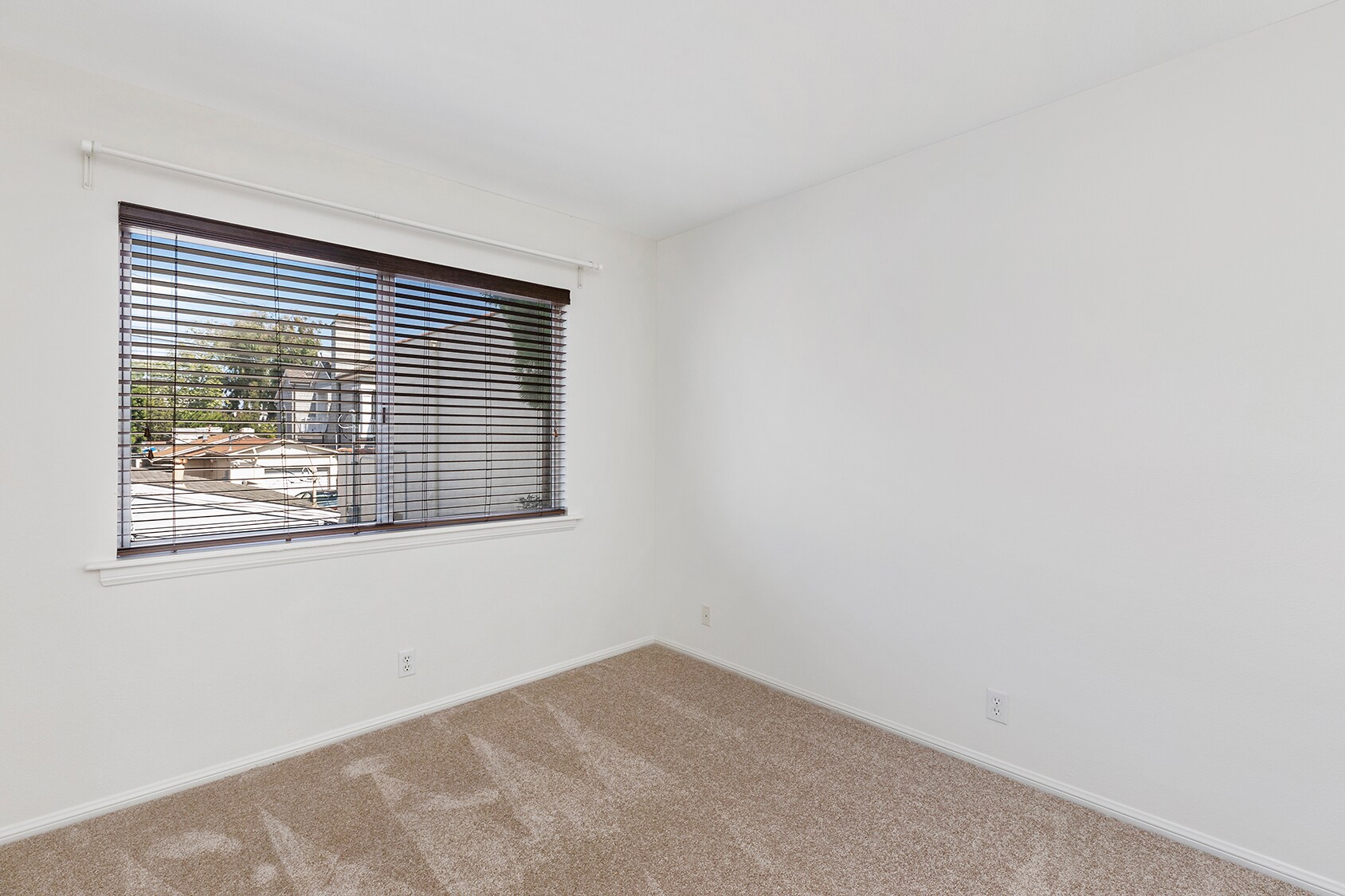 Building Photo - 317 Poppy Ave