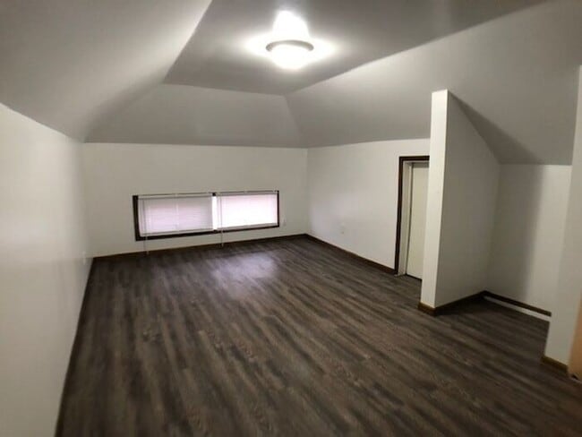 Building Photo - 3 Bedroom apartment in Niles!