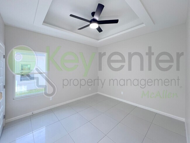 Building Photo - 2004 E 1st St