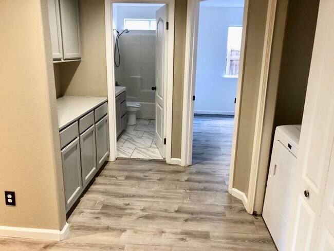 Building Photo - $2,450 Shields & Clovis 3 Bed/ Swimming Pool, Judy Ave.