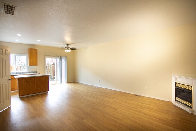 Building Photo - 18632 SW Bryant St