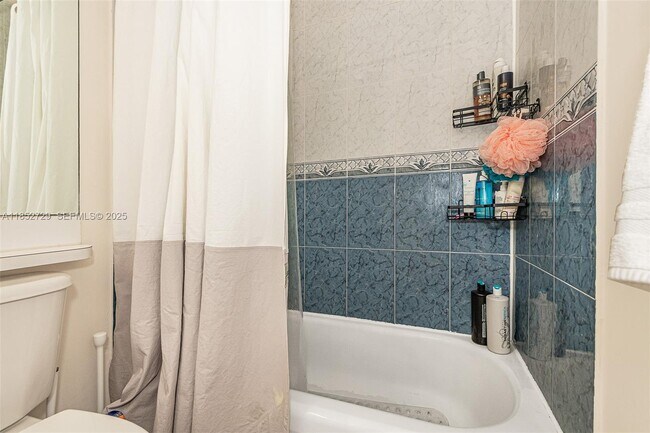 Building Photo - 2734 Bird Ave