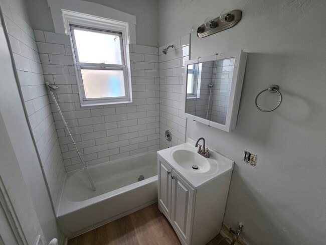 Building Photo - 4753 N Monticello Ave