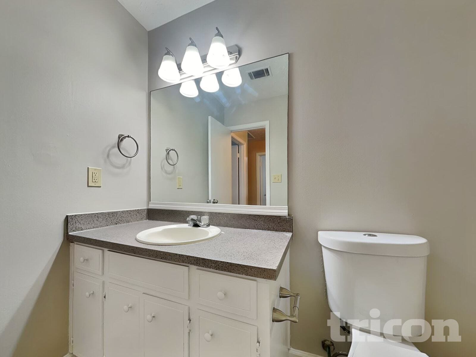 Building Photo - 2479 Hewatt Rd