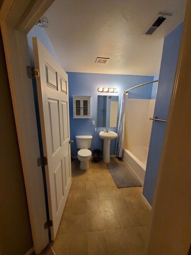 Building Photo - 2476 Orion Way