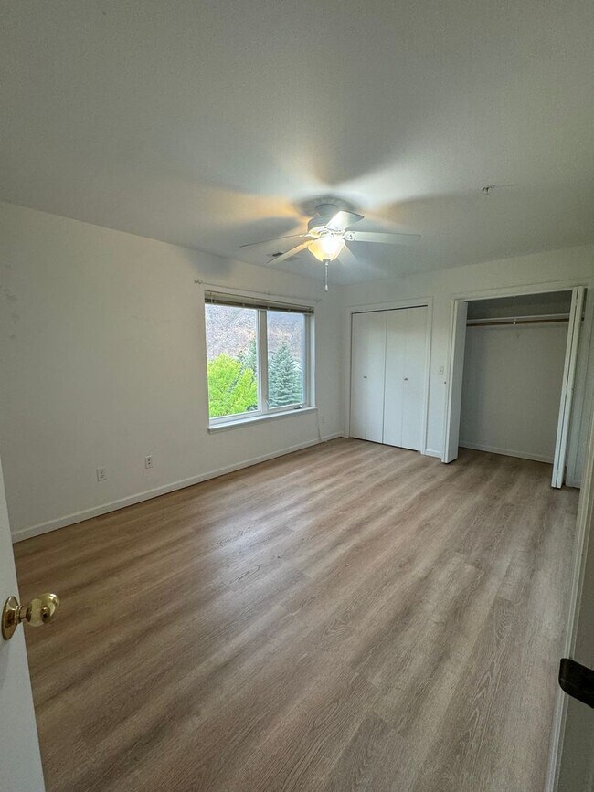Building Photo - 3 Bedroom 2 Bath Condo in New Castle
