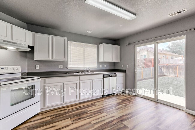 Building Photo - 438 Heritage Ln