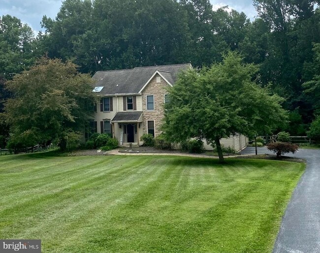 Primary Photo - 15 Highgate Ln