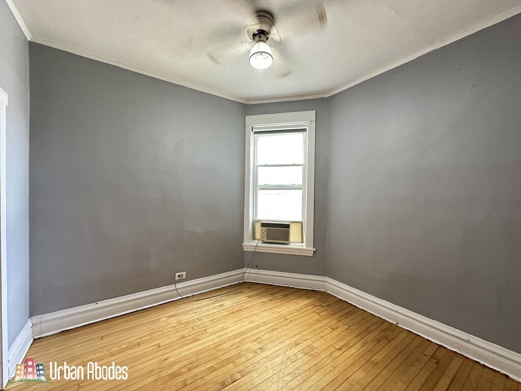 Building Photo - 3530 N Elston Ave
