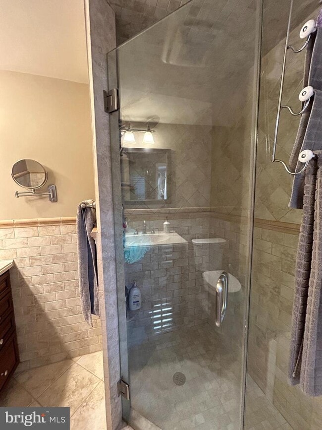 Building Photo - 5 Cedar Woods Dr