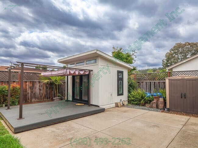 Building Photo - 5950 Cabral Ave