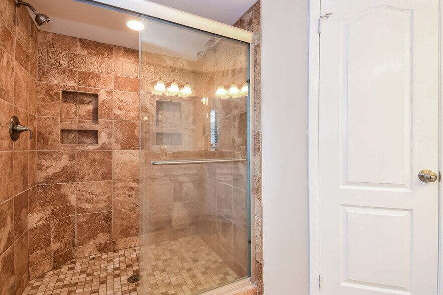 Building Photo - 11284 Southbury Pl