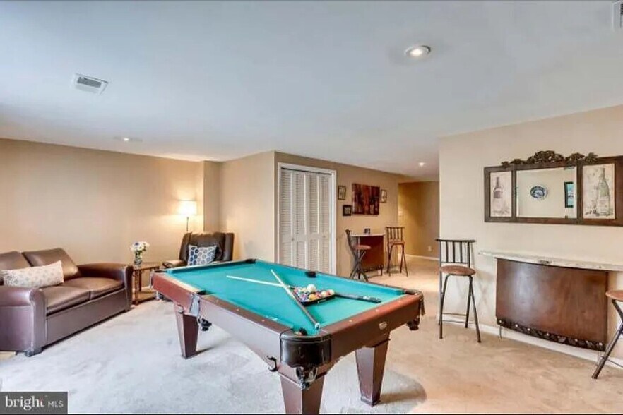 Building Photo - 8723 Ridge Hollow Ct