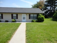 Building Photo - 2 Bedroom Duplex – Move-In Ready!