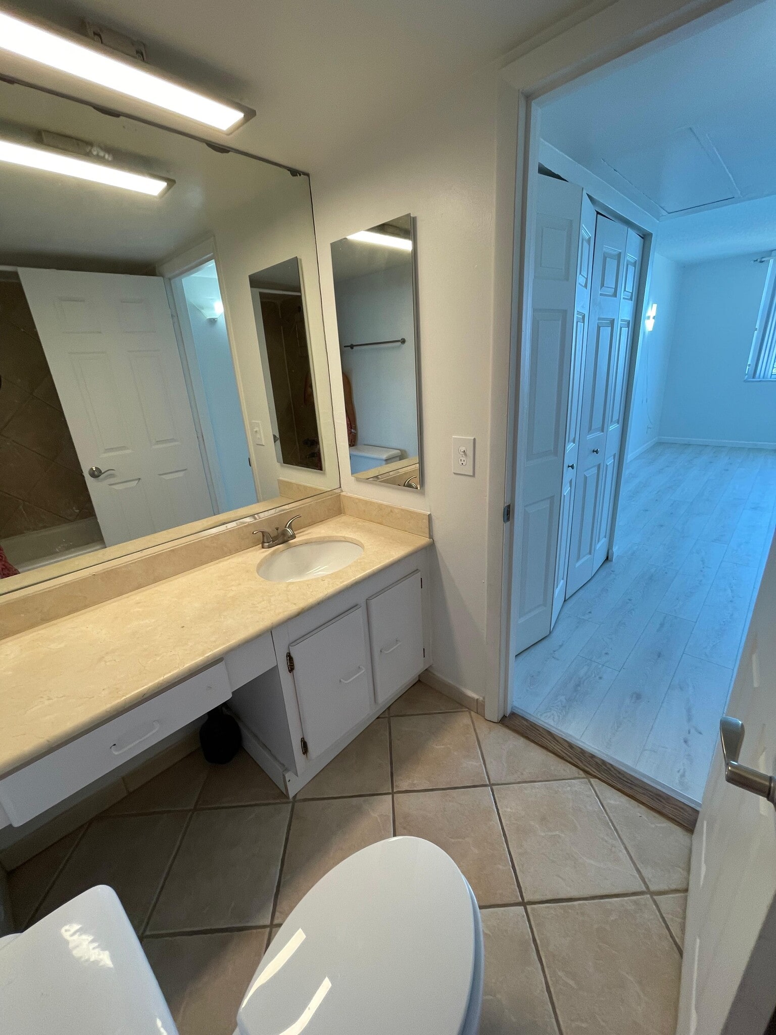 Full Bath Vanity - 6770 Indian Creek Dr