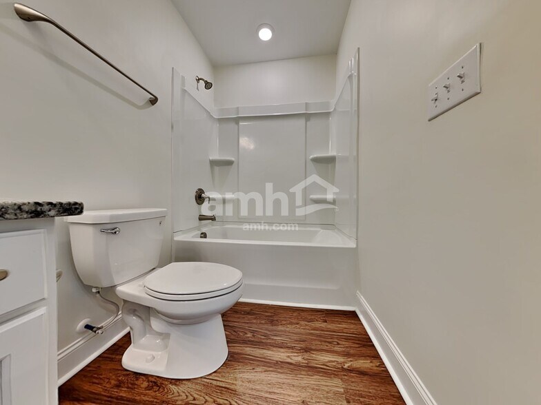 Building Photo - 318 Azore Way