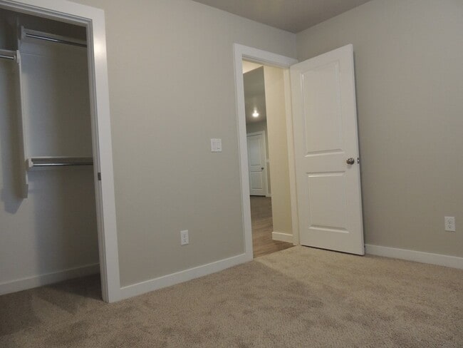 Building Photo - 6115 Appaloosa Ln