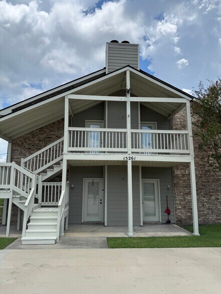Building Exterior - 15261 Jones Creek Village Ave