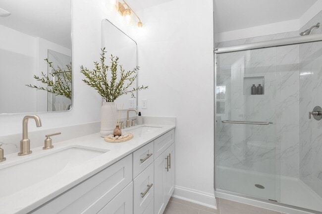 Building Photo - Brand New Townhomes For Lease in WestEnd
