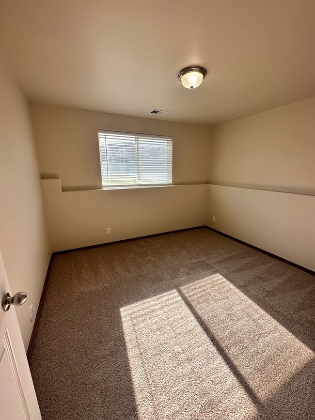 Building Photo - 4 bdrm/2 bath house in CDA