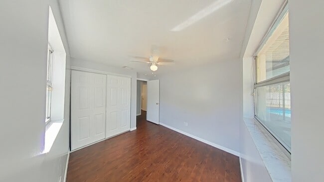 Building Photo - 5606-5689 89th Ave
