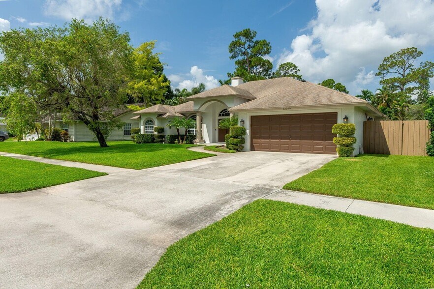 Building Photo - 13590 Jonquil Pl