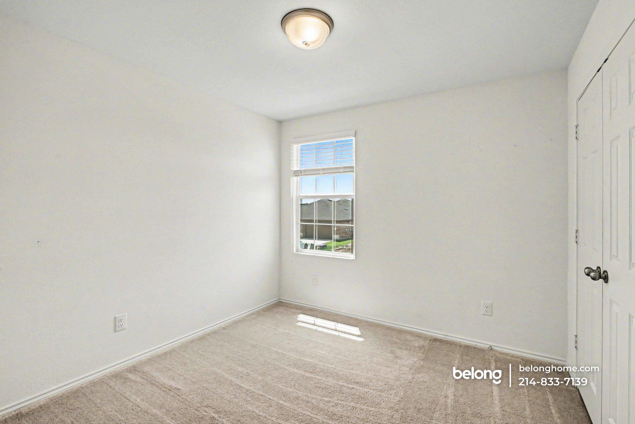 Building Photo - 1020 Valerian Dr