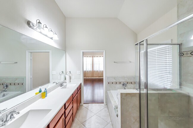 Building Photo - 9211 Union Meadow Ln