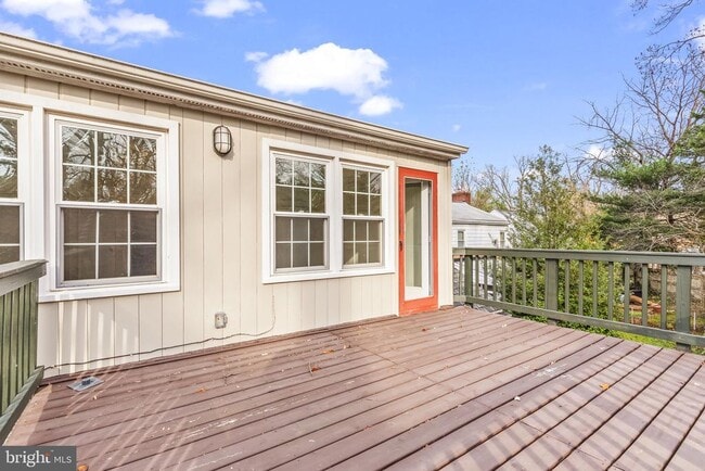 Building Photo - 4 Franklin Ave