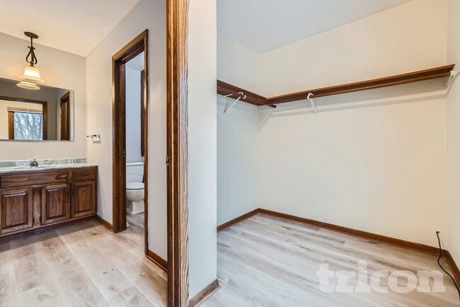 Building Photo - 19955 Chili Ave W