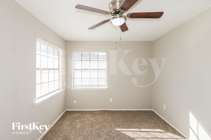 Building Photo - 9310 Westacre Pl