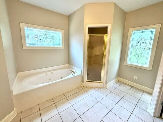 Building Photo - Beautiful 5BR 4.5 bath + bonus room family home in Collierville! Collierville schools