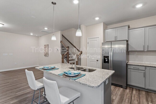 Building Photo - 416 Glen Clova Dr