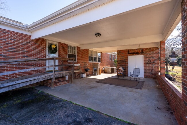 Building Photo - 5 Coleman Park Cir