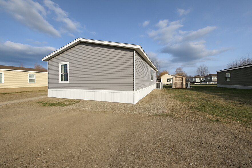 Building Photo - 7 Rainier St N