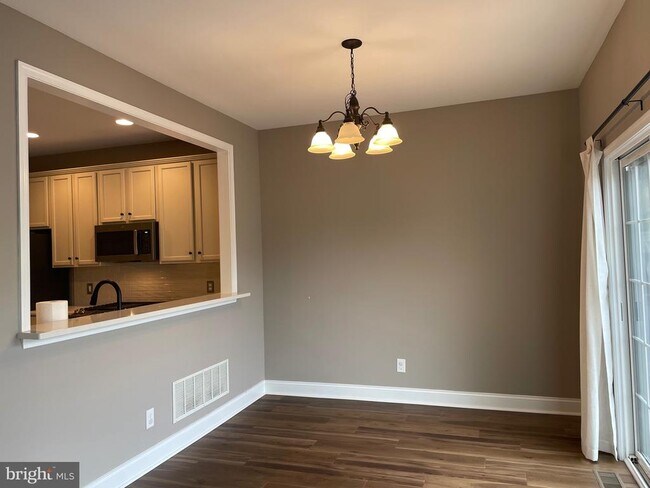 Building Photo - 296 N Caldwell Cir