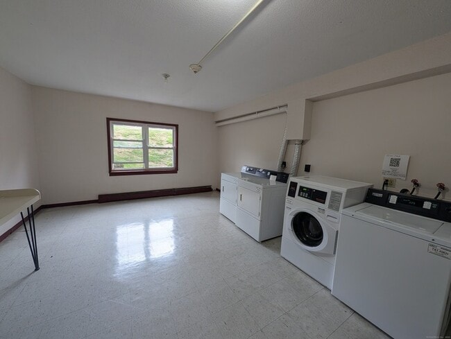 Building Photo - 41 Balance Rock Rd