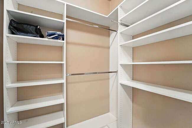 Building Photo - 5350 E Deer Valley Dr