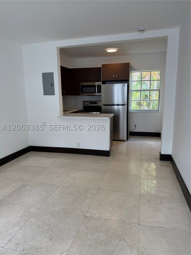 Building Photo - 551 NE 62nd St