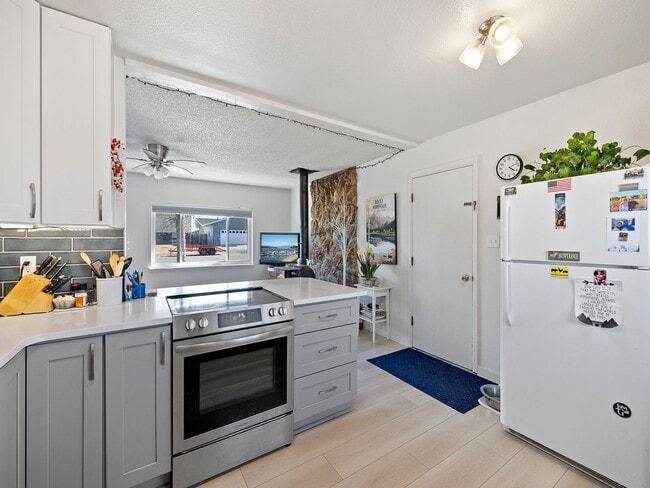 Building Photo - Adorable 2 Bedroom, 1 Bathroom Updated Home in Cheyenne!