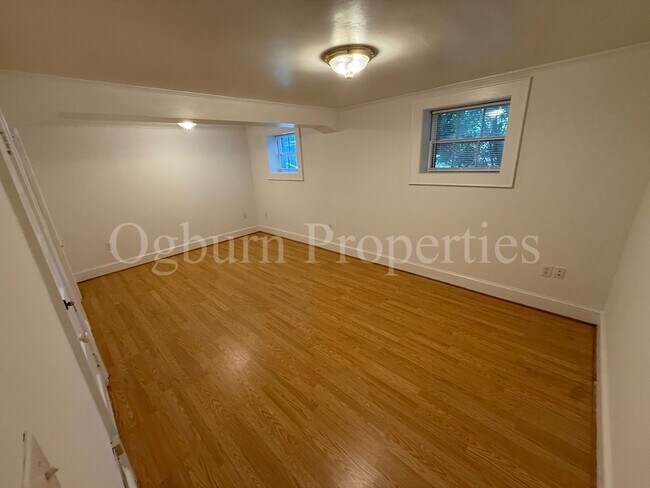 Building Photo - 603009- 707-709 WATSON AVENUE