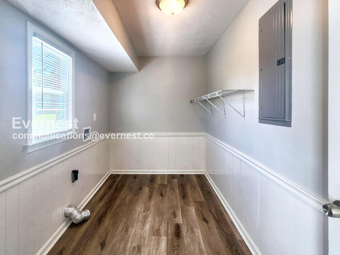 Building Photo - 807 Mountain Creek Church Rd NW