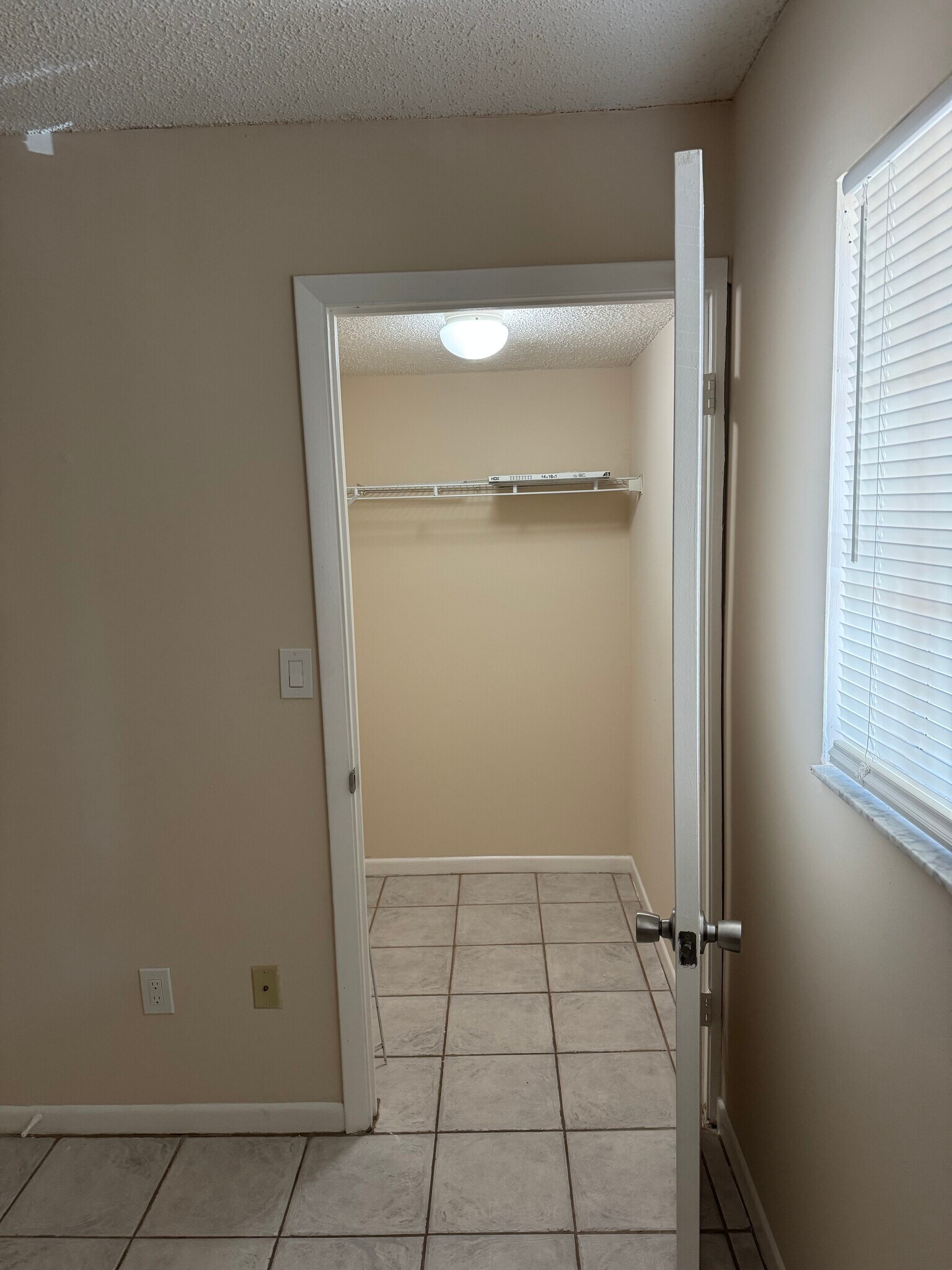 Building Photo - 430 SE 7th St