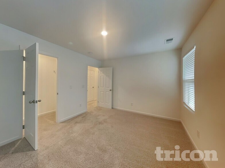 Building Photo - 177 Crabourne Dr