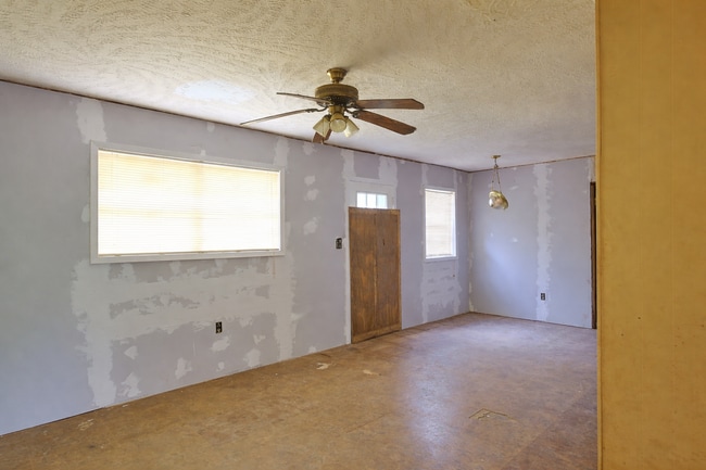 Building Photo - 6605 George Washington Dr