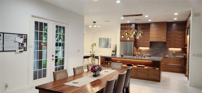 Building Photo - 3870 E Hibiscus St