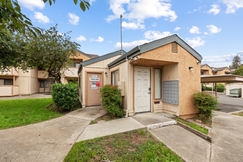 Building Photo - 3859 Annadale Ln